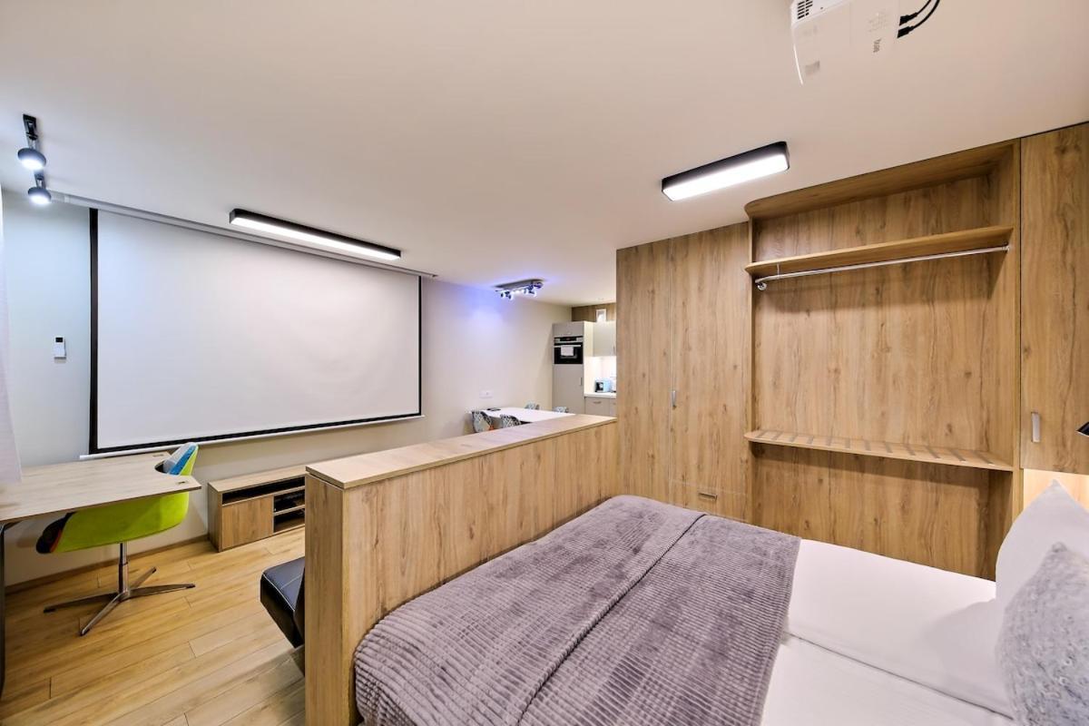 With Projector And Balcony Between Main Square And Kazimierz Quarter Apartment *