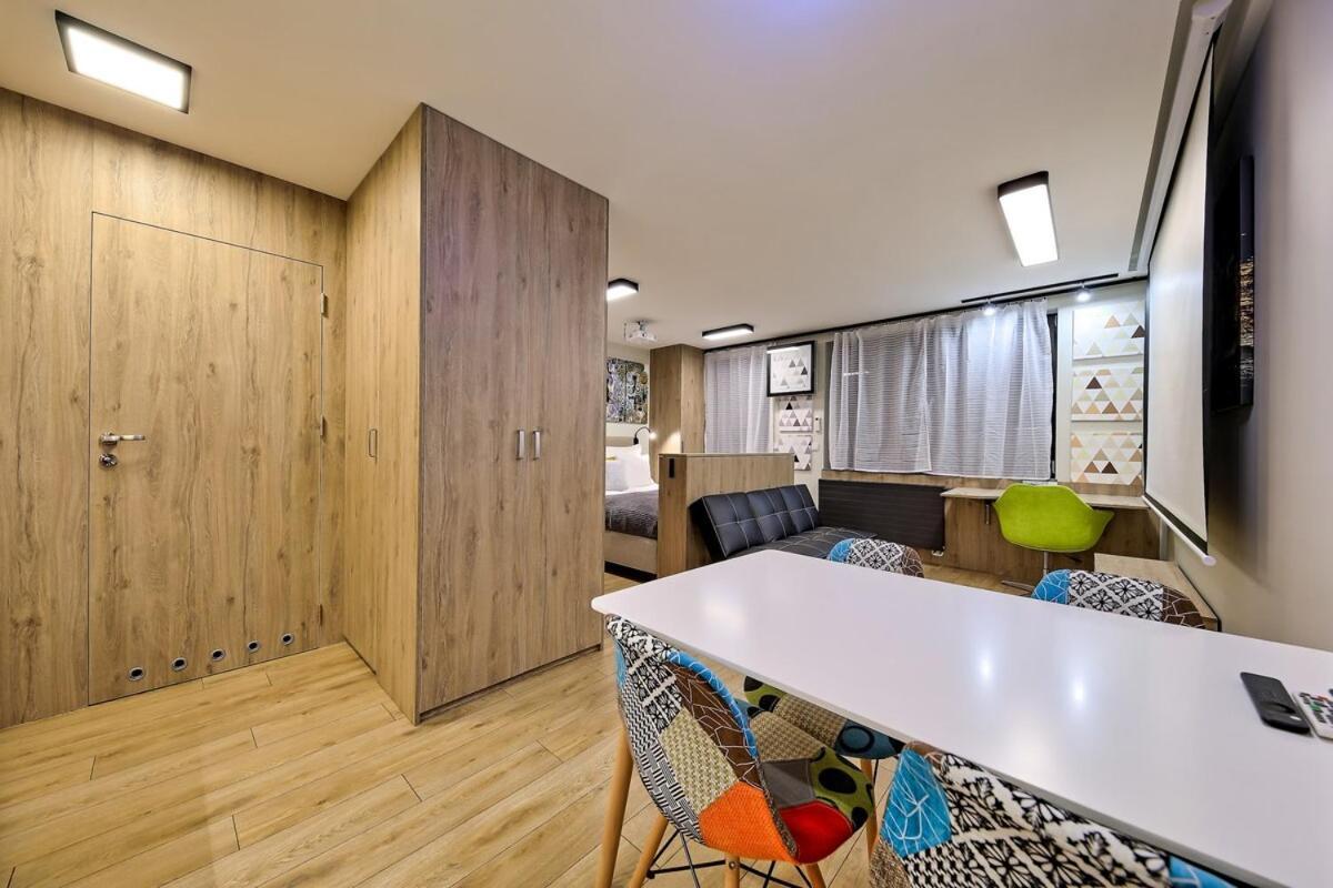 Apartment With Projector And Balcony Between Main Square And Kazimierz Quarter Krakau