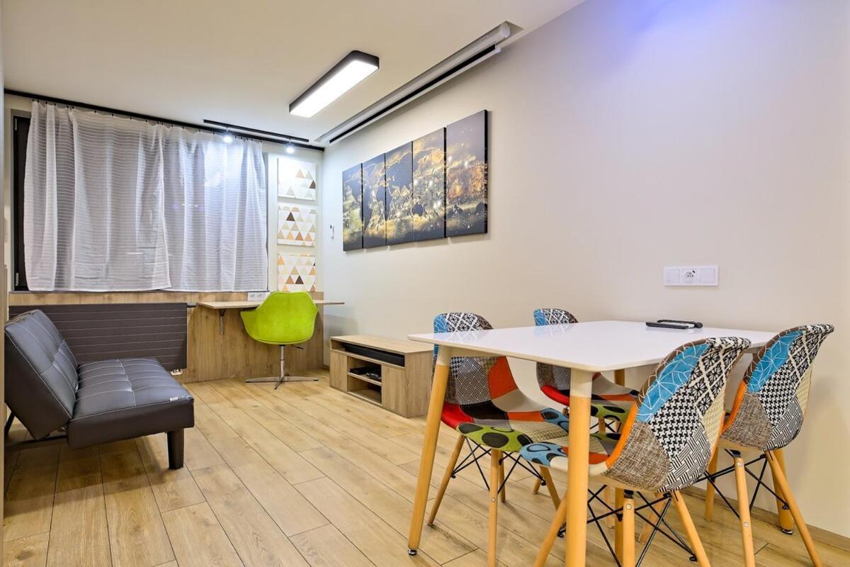 With Projector And Balcony Between Main Square And Kazimierz Quarter Apartment